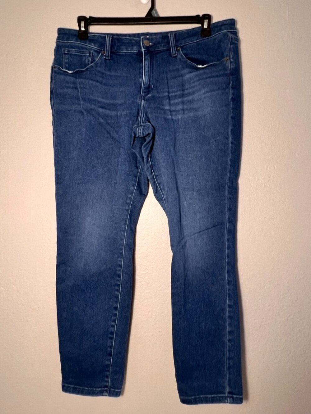 EUC - Size 16 Universal Thread Mid Rise Skinny Jeans